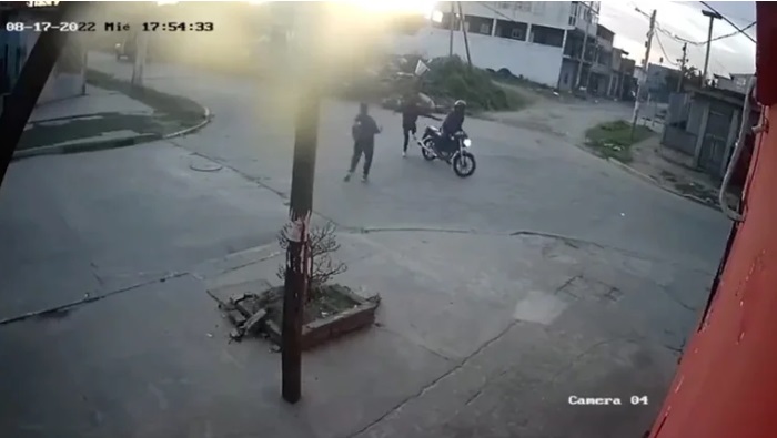 انعدام الأمن: عمليات سطو وحشية على صبيين: أحدهما أصيب برصاصة في ظهره والآخر طعن أثناء ذهابه إلى المدرسة