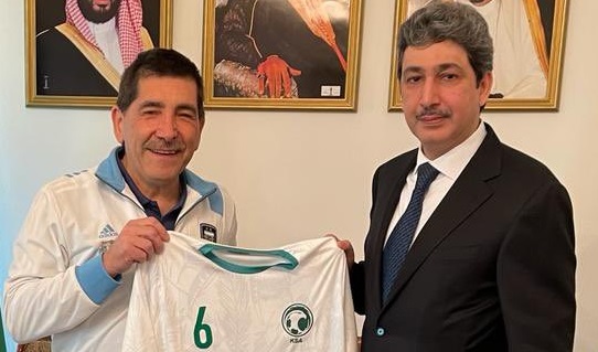 السفير السعودي في الارجنتين يستقبل رئيس الإتحاد الأرجنتيني لكرة القدم لمرضى الشلل الدماغي