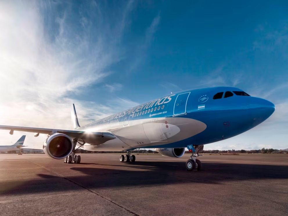 الطريق إلى الخصخصة: وقعت شركة Aerolíneas Argentinas اتفاقية تاريخية مع شركة طيران إقليمية