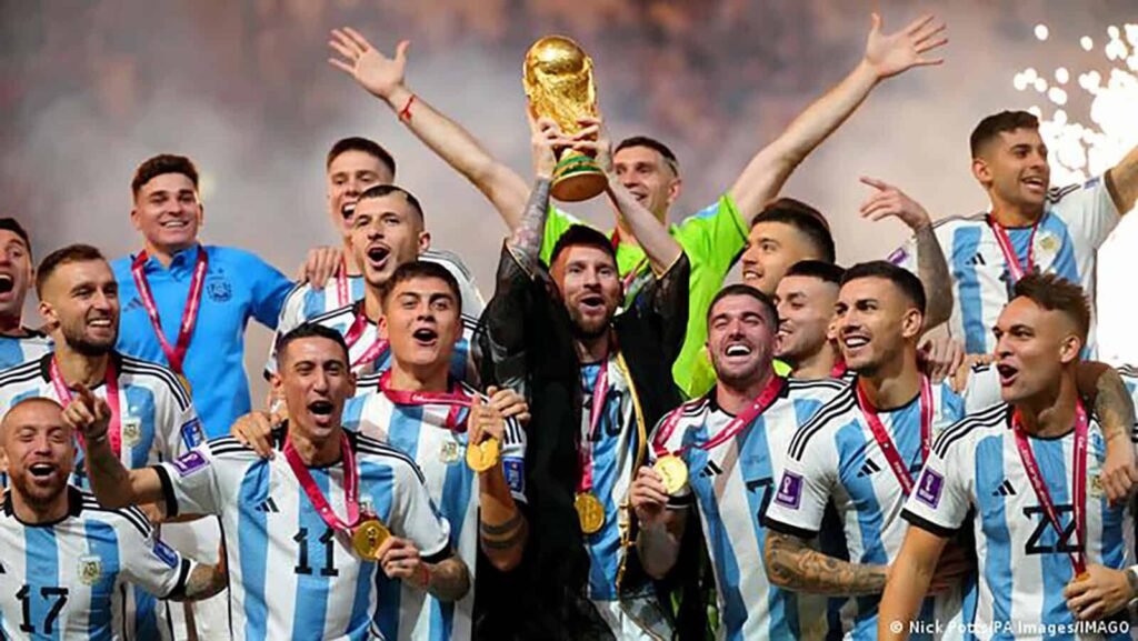 فضيحة تهزّ الأرجنتين! مداهمة مقر الاتحاد الوطني لكرة القدم وعدد من الأندية.. إليكم السبب